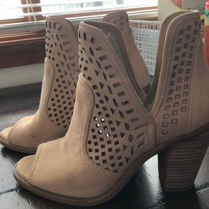 Jessica Simpson Cherrell ankle boot 6.5